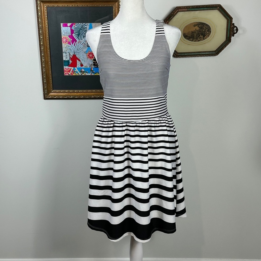 Black and White Sleeveless Striped Mini Dress - SIZE M Neutral Casual